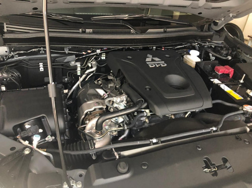 Mitsubishi L200 2.4 Di-d High Power 181cv Cuero