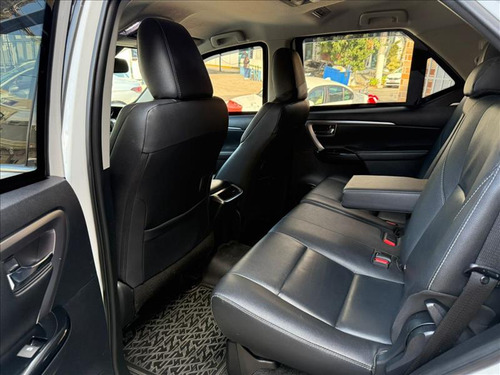 Toyota Hilux SW4 2.7 Vvt-i Flex Srv 7l 4x2 Automatico