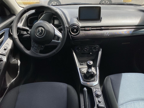Imagen 10 de 15 de Mazda 2 2016 1.5 Mt