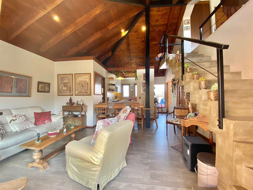 Dos Casas, Una Grande Familiar Y Otra Ideal Para Los Abuelos