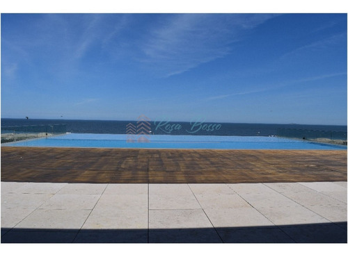 Apartamento En Brava, 4 Dormitorios *- Ref: 2560