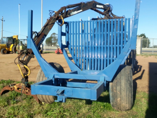Tractor Con Grappo Y Carreta Forestal