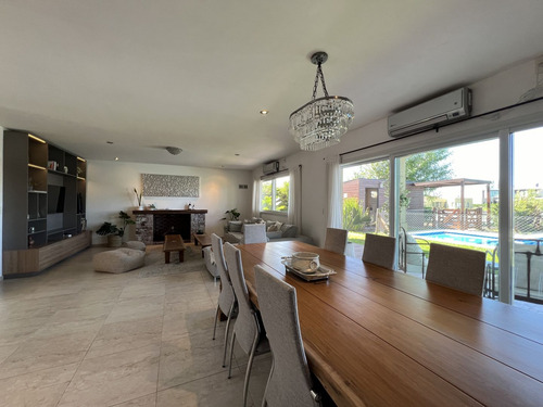 Casa En Venta Con Fondo A La Laguna Lagos De San Eliseo