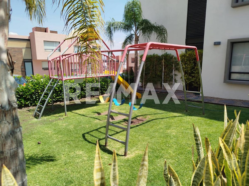 Casa San Sebastían En Fraccionamiento Ziburúa San Isidro Juriquilla.