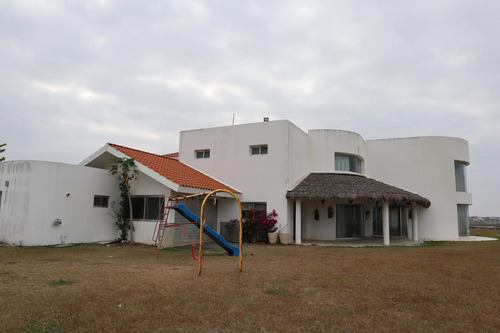 Residencia En Venta En Playas Del Conchal