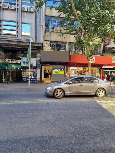 Imagen 3 de 19 de Local -local, 18 De Julio Entre Convención Y Río Branco, 450 M2 , 5 Mts De Frente !!