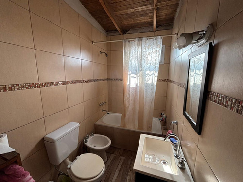 Casa En Venta - 4 Dormitorios 2 Baños - 688mts2 - La Plata