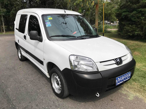 Peugeot Partner 1.4 Furgon Vidriado 5as 2016 G Pfaffen Autos
