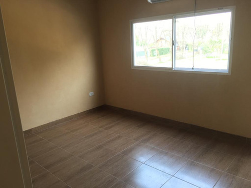 Alquiler Duplex De Dos Dormitorios Con Patio En Devicenzo Chico!