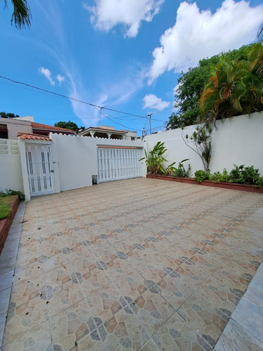 Casa En Arroyo Hondo Viejo En Venta
