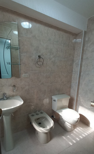 Imagen 13 de 20 de Penthouse - Apartamento En Venta En La Urb. Mañongo, Res. Frambil