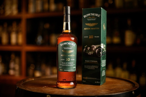 Imagen 3 de 9 de Whisky Bowmore 10 Años Aston Martin 700ml En Estuche