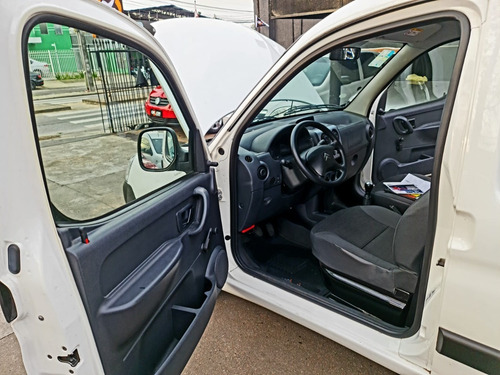 Imagem 10 de 19 de Berlingo Furgão 1.6 Flex Completa!!!