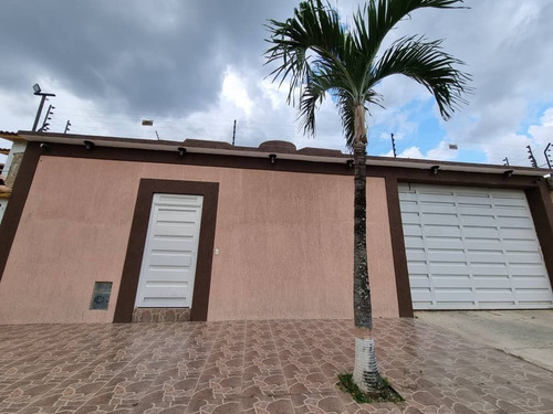 Imagen 17 de 19 de Adriana Atienzo Vende | Casa En Urb. La Trigaleña (foc-1140)