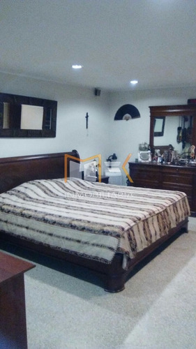 Imagen 21 de 21 de Mk Inmobiliaria, Vende Bella Y Cómoda Casa De 1389,88 Mts² De Terreno Y 403,81 Mts² De Construcción, Ubicada En La Urbanización Karimao Country / 04128517764