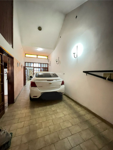 Oportunidad!!! Casa 4 Dorm, Cochera P/3 Vehiculos, C/pileta B° Ayacucho