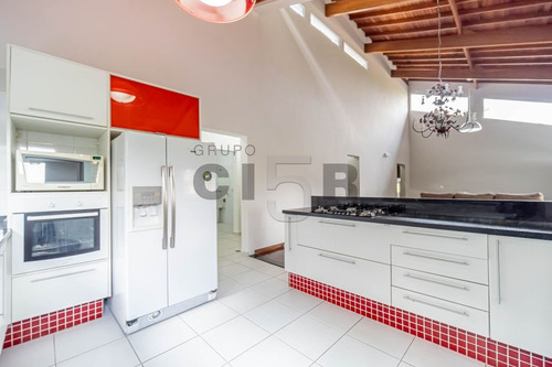 Imagem 8 de 15 de Casa Com 4 Quartos, Sendo 1 Suíte Por R$ 850.000 - 161
