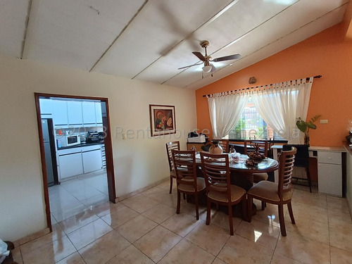 24-13391 Hermosa Casa En Venta, Urb. Los Samanes, Maracay Mord