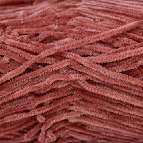 Imagen 3 de 6 de Lanas Chenille Plush Finito Ovillo X 100 Gramos