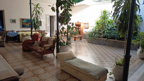 Excepcional Casa Alojamiento Con Jardín .6 Habitaciones
