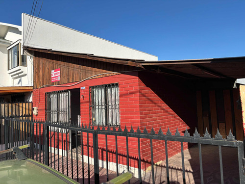Amplia Y Acogedora Casa, Ubicada En Maipú