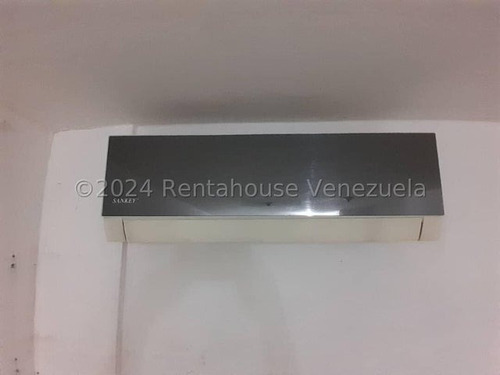 Local Comercial En Venta Muy Versatil Y Comodo En Venta Centro Comercial Oasis Center Guatire Mls#24-20898 - Jca