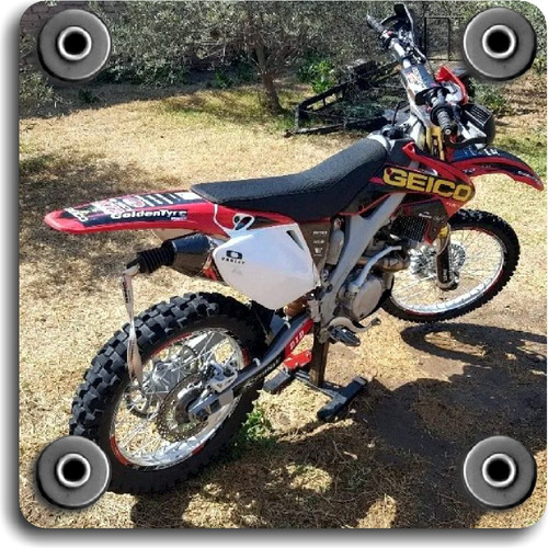Imagen 2 de 2 de Escape Deportivo R72 Guerrero Grf 250