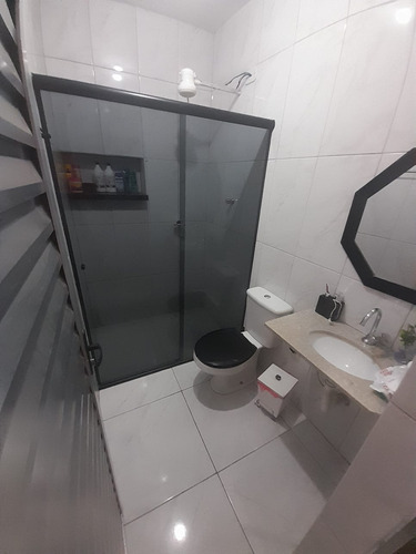Casa De 7 Cômodos,2 Quartos 2 Banheiros 3 Salas