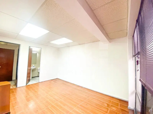 Venta Oficina  Metro P. Valdivia  2 Priv 2 Baños