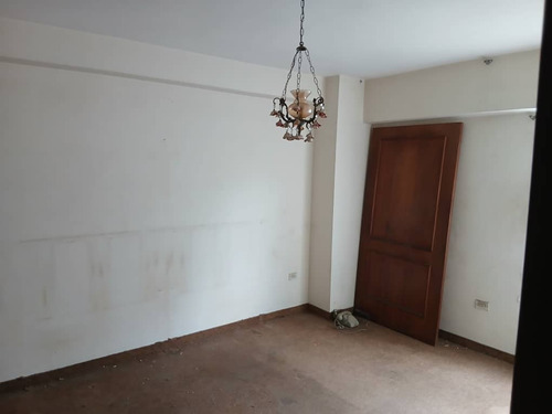 Johana Lázaro Vende Apartamento En La Trigaleña Rp