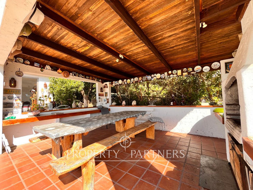 Espectacular Casa Mediterranea En Condominio Conso...