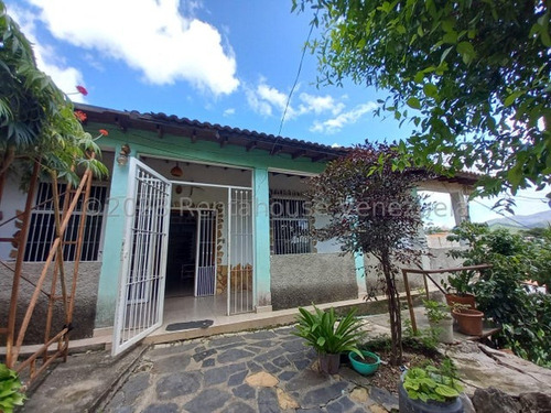 Casa En Venta En San Juan De Los Morros, 24-152 Lln