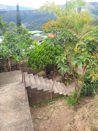 Venta De Casa En Urb. Los Haticos El Junquito