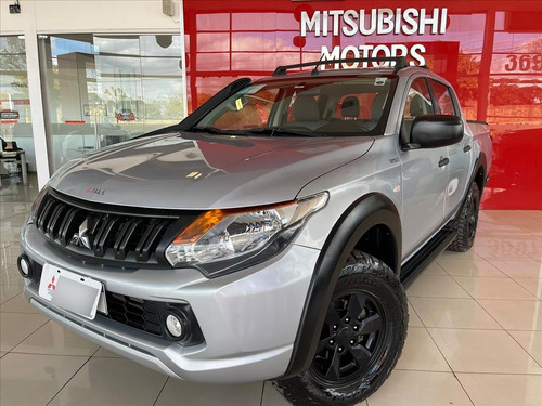 Mitsubishi L200 TRITON 2.4 16V TURBO DIESEL OUTDOOR GLX CD 4X4 MANUAL