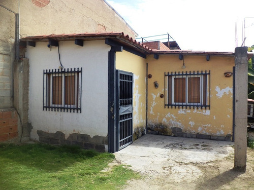 Casa Con Terreno En Venta Urb. El Samán Guacara. C127