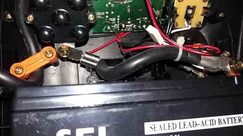 Auxiliar De Partida 300 Amp _usado_ Bateria Não Segura Carga