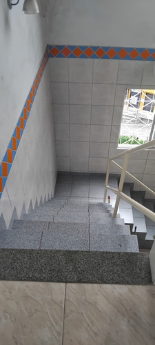 Vende-se Uma Casa Térreo E Primeiro Andar, Em Pernambués