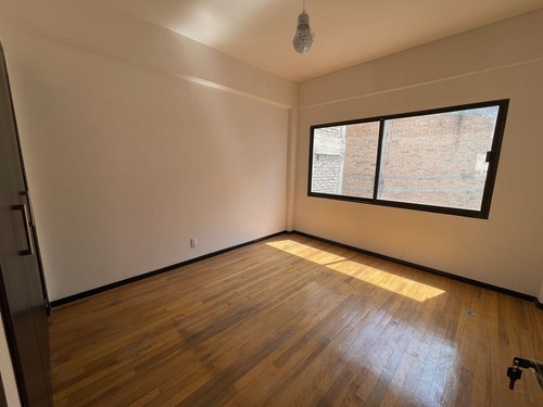 Departamento En Venta Totalmente Remodelado Con Excelentes Espacios