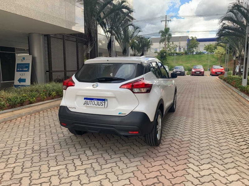 Nissan Kicks S Cvt