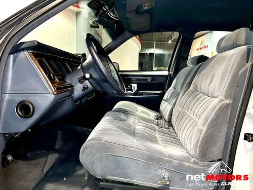 Lincoln Town Car 1990