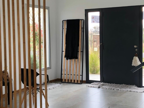 Imagen 15 de 20 de Casa En Venta En San Benito, Villanueva, Tigre