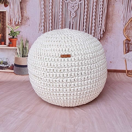 Imagem 4 de 10 de Puff De Crochê Com Fio De Malha