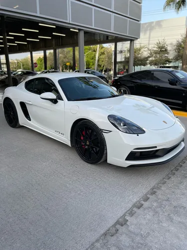 Porsche Cayman 2022
