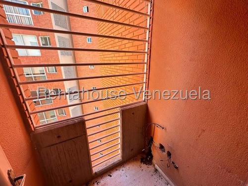 #*25-10446 Comodo Apartamento En La Zona Este De Barquisimeto, Lara. Adelaida Armeya