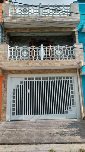 Imagem 1 de 19 de Casa À Venda Na Rua Maria Helena, Jardim Gabriela I, Jandira - Sp - Liv-13816