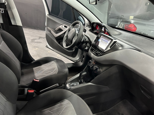 Imagen 13 de 25 de Peugeot 208 Allure Nav Tiptronic 2017 No Feline Sport Thp