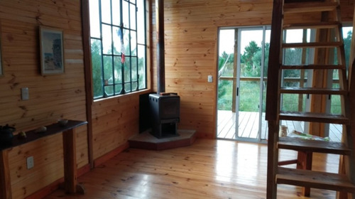 Imagen 3 de 15 de Hermosa Cabaña En Venta - En La Tranquilidad Del Bosque - Punta Del Diablo