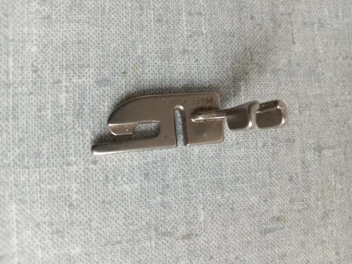 Máquina De Coser Recta Pfaff 260. (Usado)