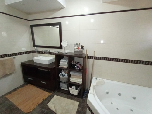 Venta Gran Casa Unica Y Exclusiva De 400m2 Sobre Lote De 10.000m2
