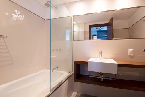 Imagen 8 de 14 de Amueblado - 2 Dorm 2 B - Garaje X2 - Vista Al Mar Y Al Lago - Piscina Climatizada - Seguridad 24hs- Alquiler Apartamento Parque Miramar